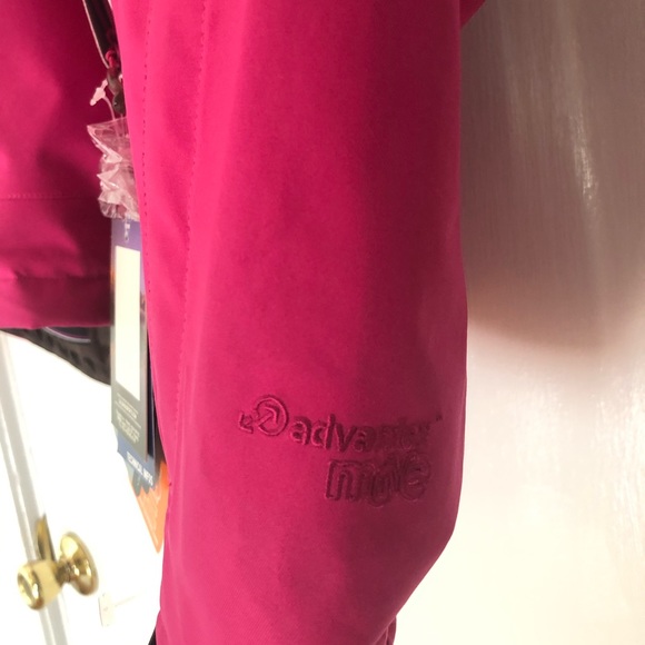 Women’s size L Salomon punch ski jacket! Wore once. - Picture 6 of 7